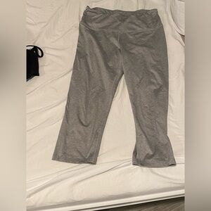 Woman’s gray gym shark leggings size large